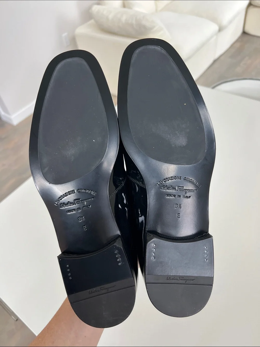 Salvatore Ferragamo lyon black patent leather loafer w/ gold tone hardware 8.5 E